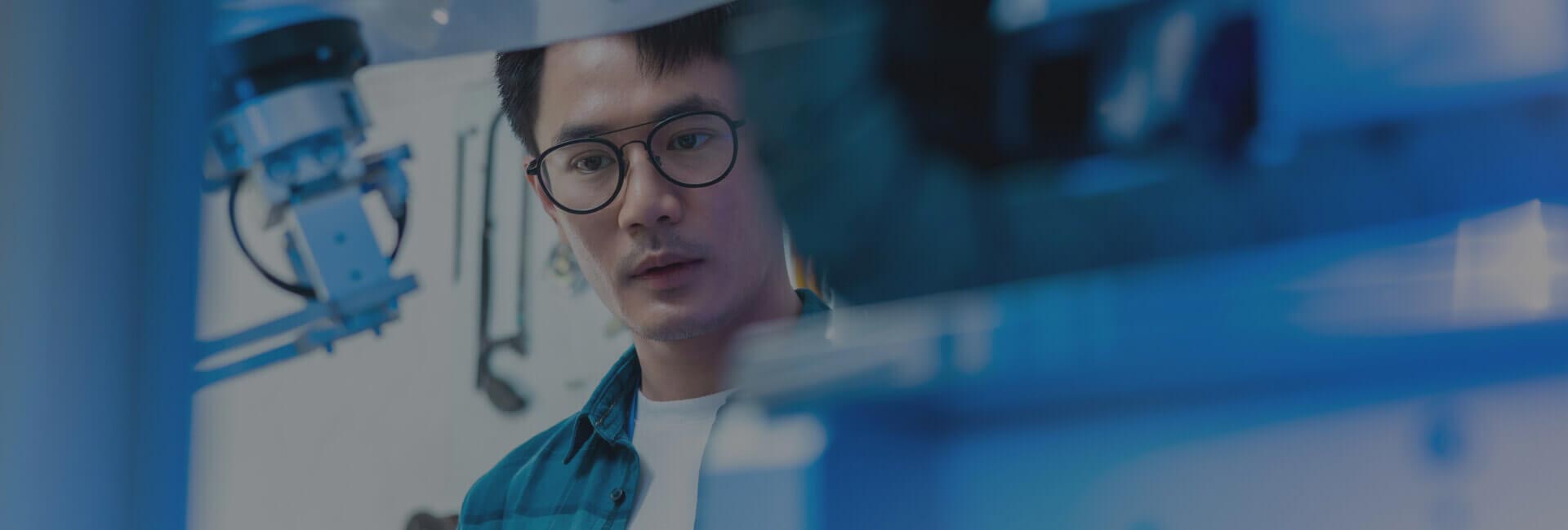 Leading the transformation of intelligent IoT manufacturing.